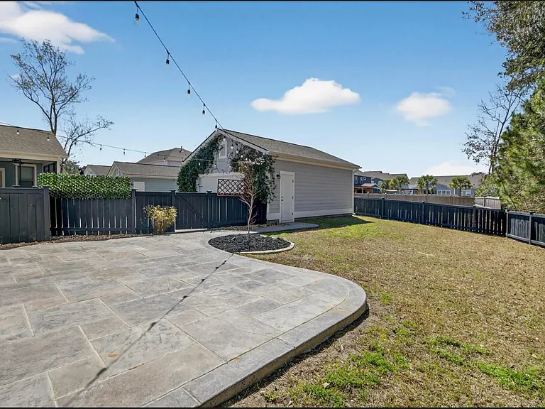 2081 Utsey St — Photo 56