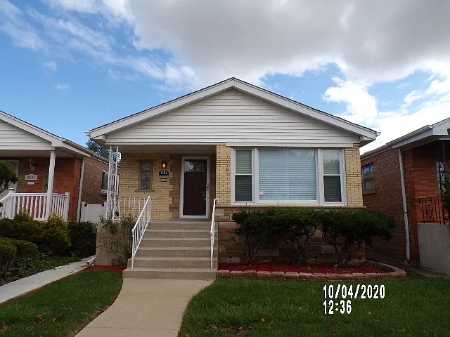 8105 S Damen Ave photo 1