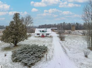 10106 Pine Rd, Marion, MI 49665