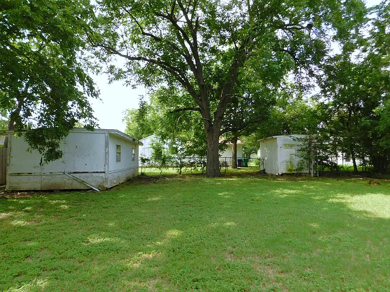 806 Cordell St — Photo 24