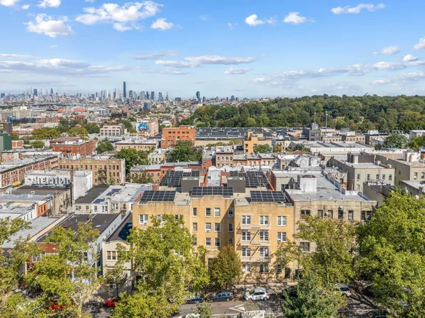 521 41st Street image 4 of 21