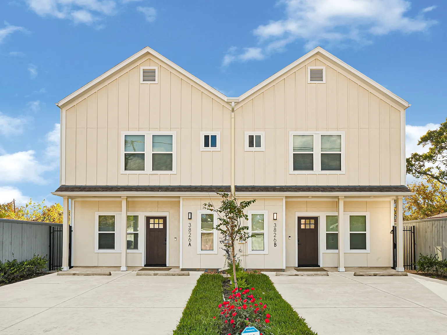 4 bed, 1500 sqft, $2,499 — Photo 1