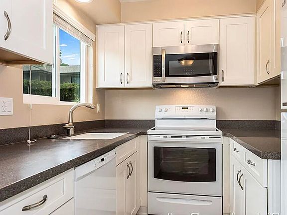 2nd image of 515 E Arrellaga St #10