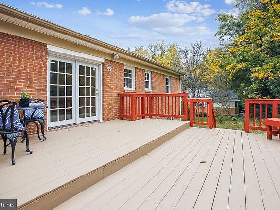 2nd image of 9545 Bel Glade St