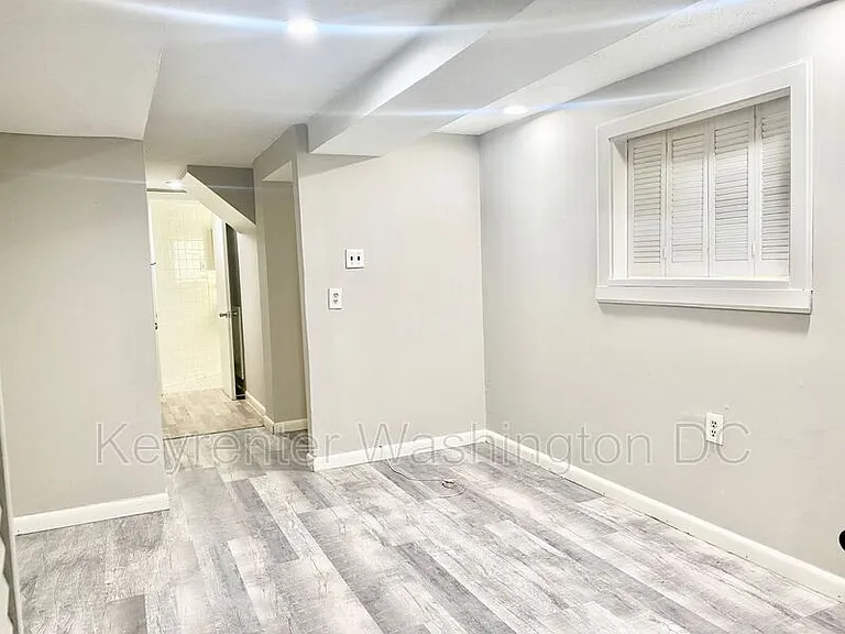 A 1351st St #NE ENGLISH BASEMENT — Photo 12