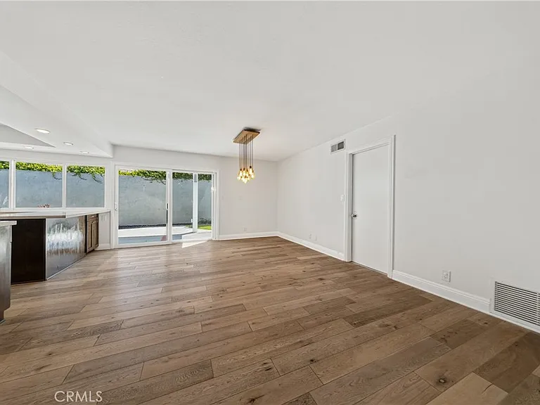 23291 Downland Rd — Photo 10