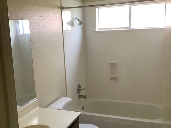 5th image of 1886 River Dr #1886