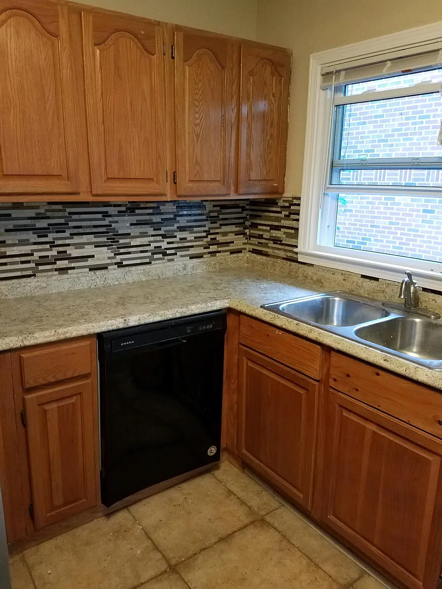 kitchen - 2043 Brewer Blvd SW #B