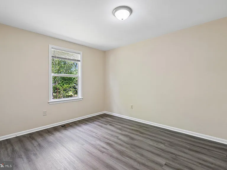 8805 Bolero Ct — Photo 36