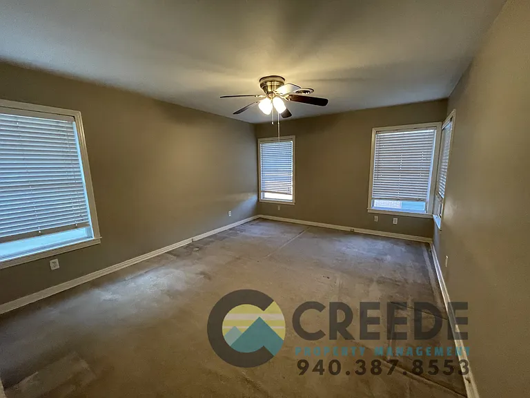 611 E University Dr #1 — Photo 13