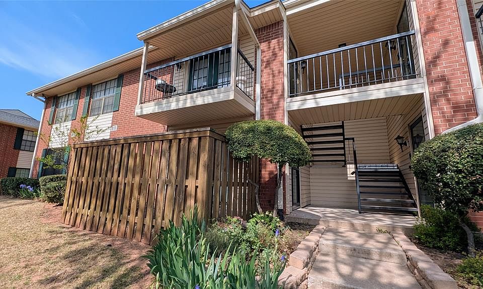 1st image of 4400 Hemingway Dr APT 112
