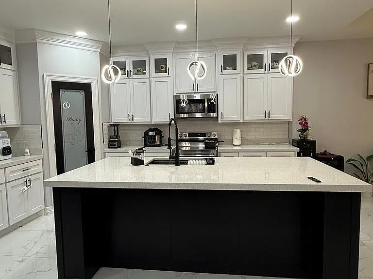 6861 Woodlands Ave — Photo 4