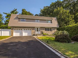 72 Gail Dr, New Rochelle, NY 10805