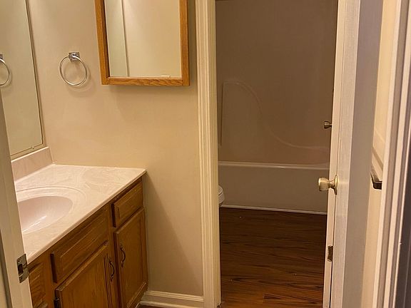 4th image of 306 Iroquois Dr