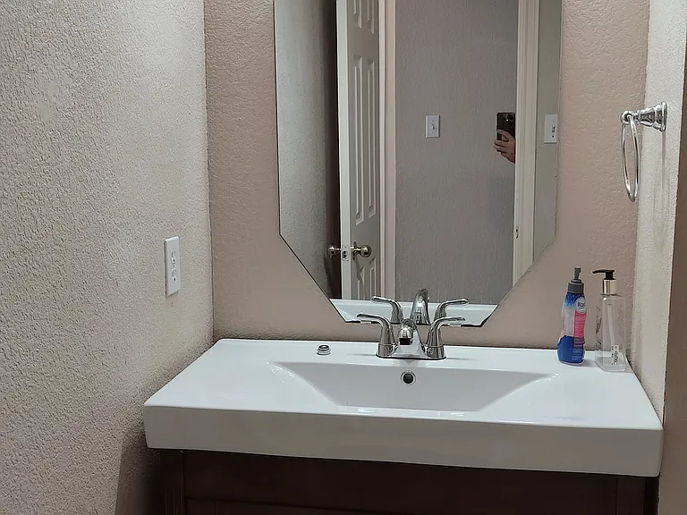 8001 Case Dr — Photo 29