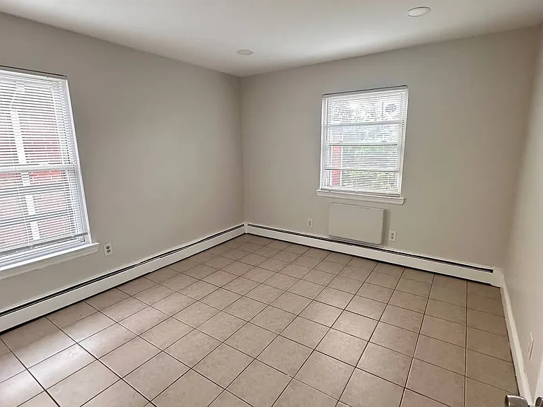 18 Hampton Rd #B9 — Photo 3