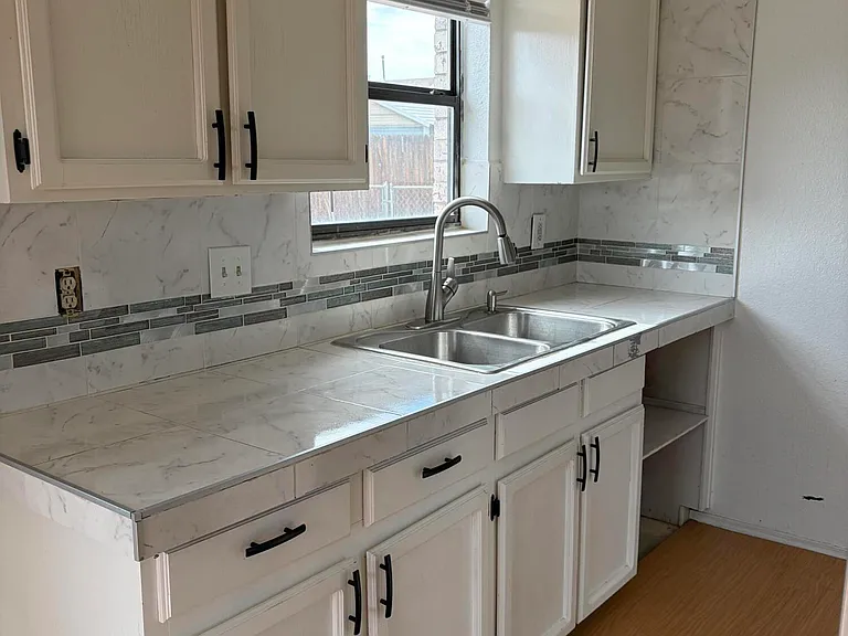 10901 Joe Dimaggio Cir — Photo 6