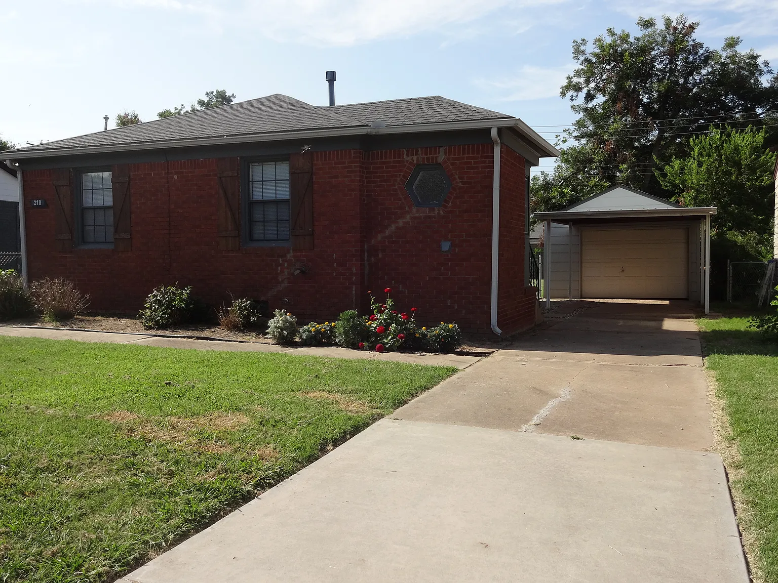 2 bed, 901 sqft, $1,075 — Photo 2