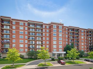 5555 N Cumberland Ave Unit 901, Chicago, IL 60656