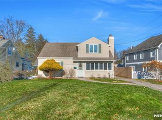 683 Eastern Ct, Ridgewood, NJ 07450