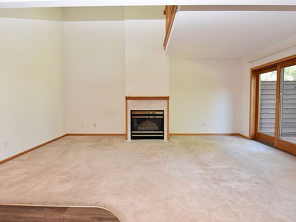 4th image of 1013 Lauderdale N