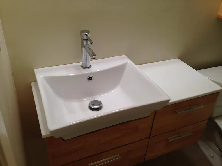 546 N Flores St #6 — Photo 13