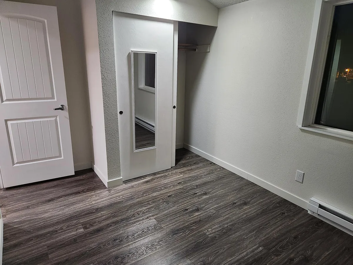 Building Photo - 4710 Alderson Rd #23