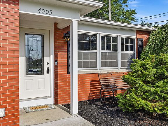3rd image of 4005 N Oakwood Ave