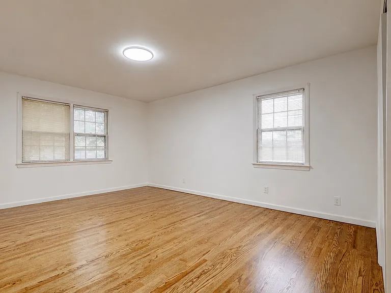 4-21 Saddle River Rd #1 — Photo 8