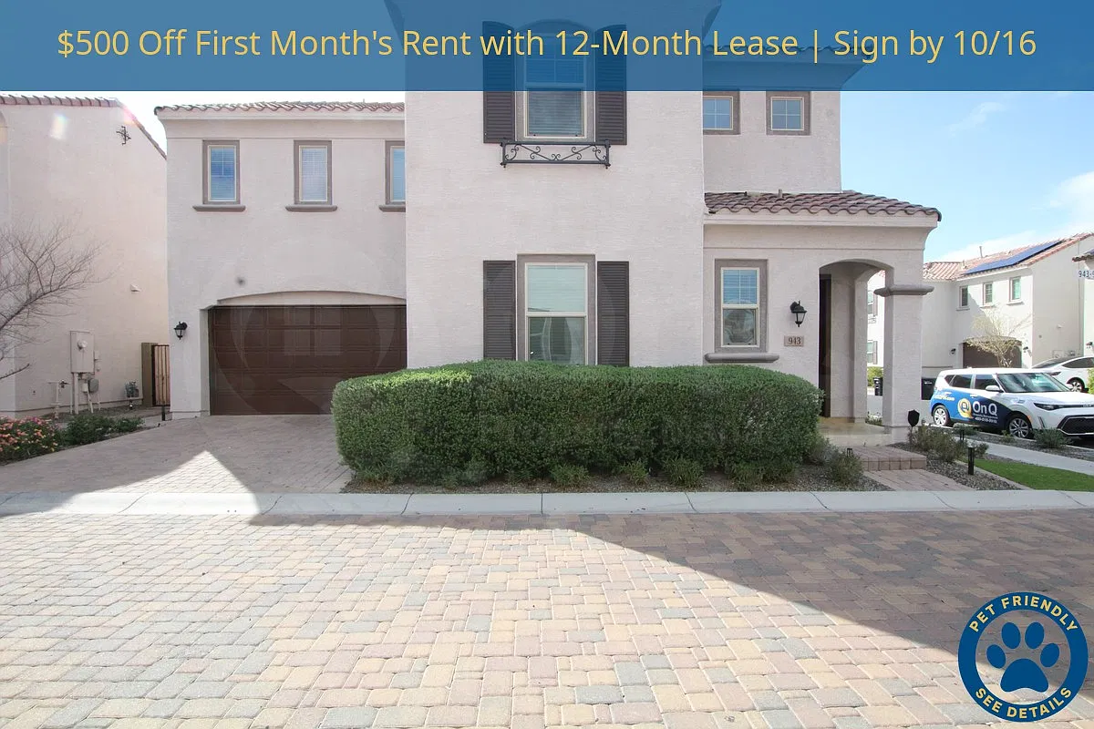 3 bed, 3.0 bath, 2100 sqft, $2,499 — Photo 1