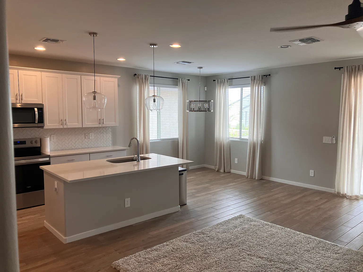 2 bed, 1694 sqft, $1,995 — Photo 2