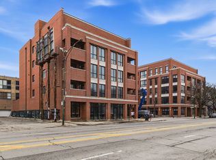 2719 W Fullerton Ave #204, Chicago, IL 60647