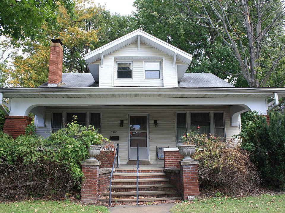 1st image of 702 N Broadway Ave