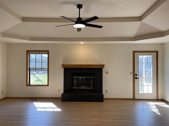 3rd image of 301 N Meadow Street