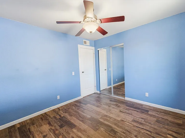 1433 E Windsor Ave — Photo 15