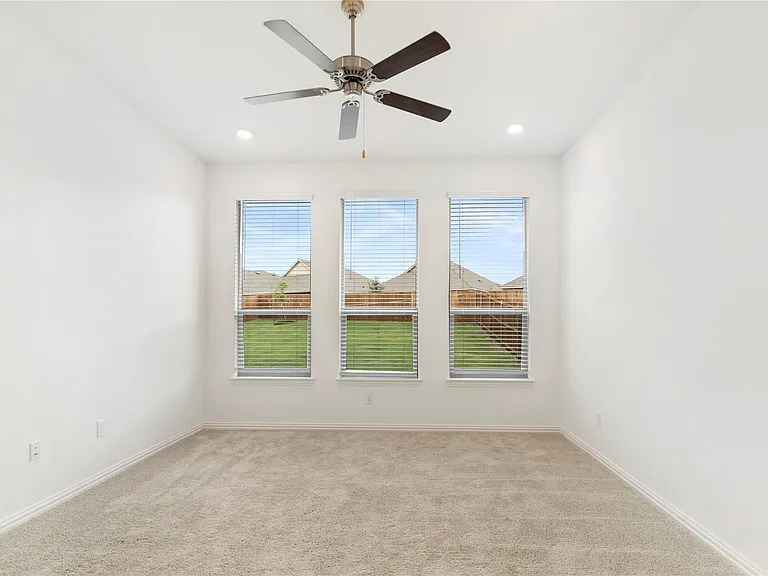 1808 Roadrunner Dr — Photo 15