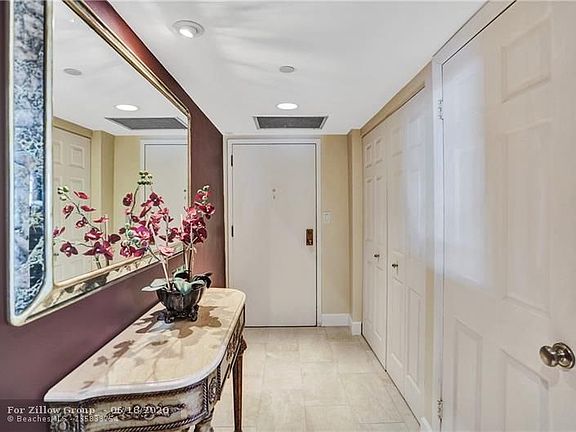 3rd image of 2900 NE Forteen Street Cswy #208