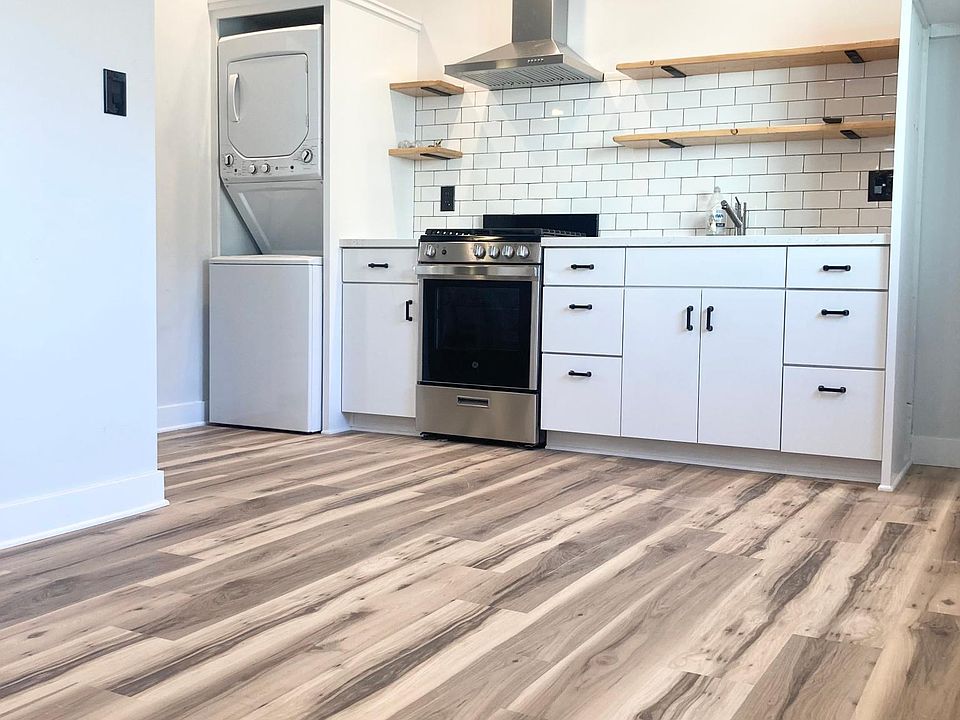 1st image of 1425 N Hollywood Way #D