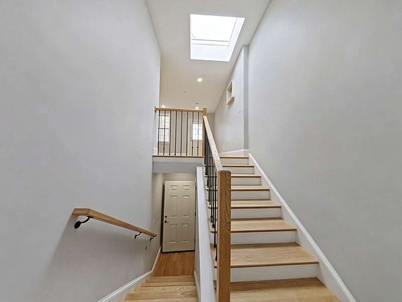 3rd image of 84 Chelsea St APT 3