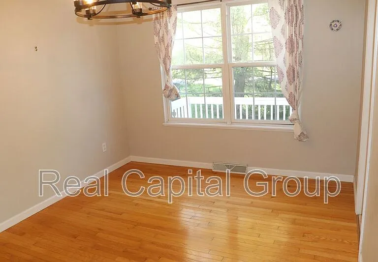 25 A Mapleridge Ave #B — Photo 6