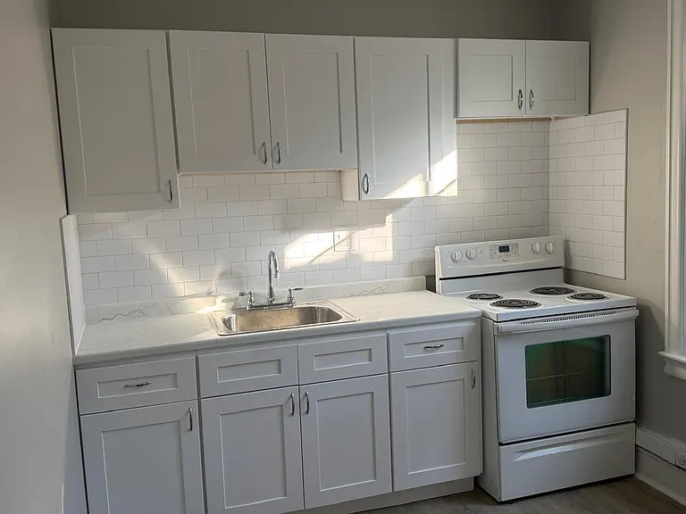7733 Castor Ave #2 — Photo 2