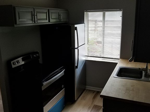 4th image of 4308 Hamilton Ave #6