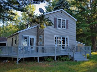 7 Apple Ln, Unity, ME 04988