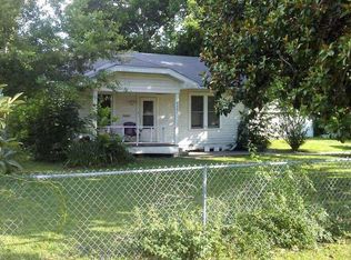 6401 Washington St, Groves, TX 77619