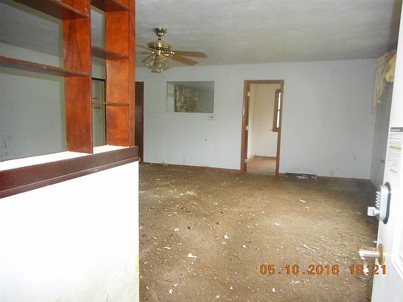 4th image of 54961 Edgewater Dr