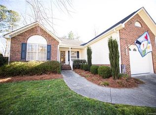 1104 White Water Cir, Belmont, NC 28012