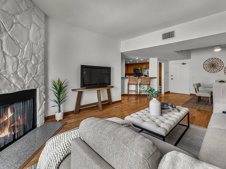 8162 Manitoba St #202 — Photo 33