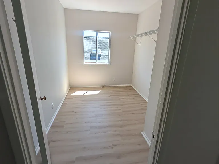 132-134 Clipper St #132 — Photo 9