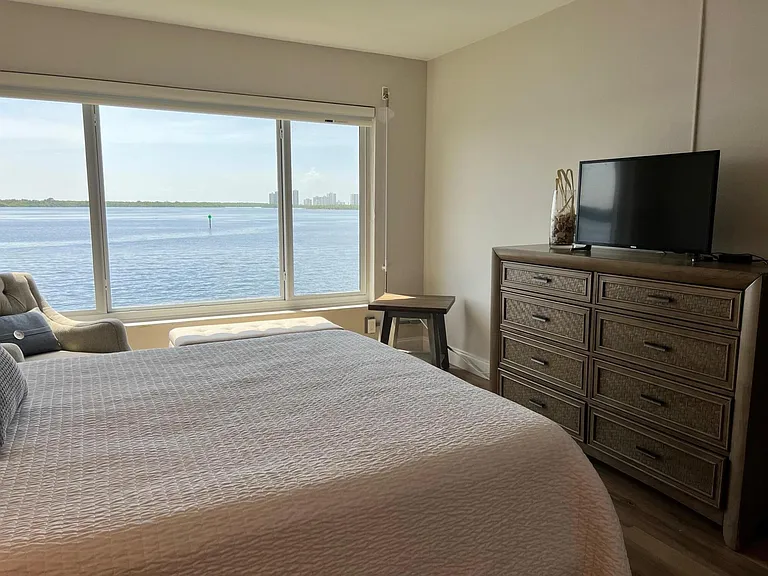 52 Yacht Club Dr #308 — Photo 15