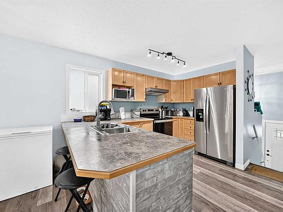 5th image of 4446 W 54a Avenue Cres